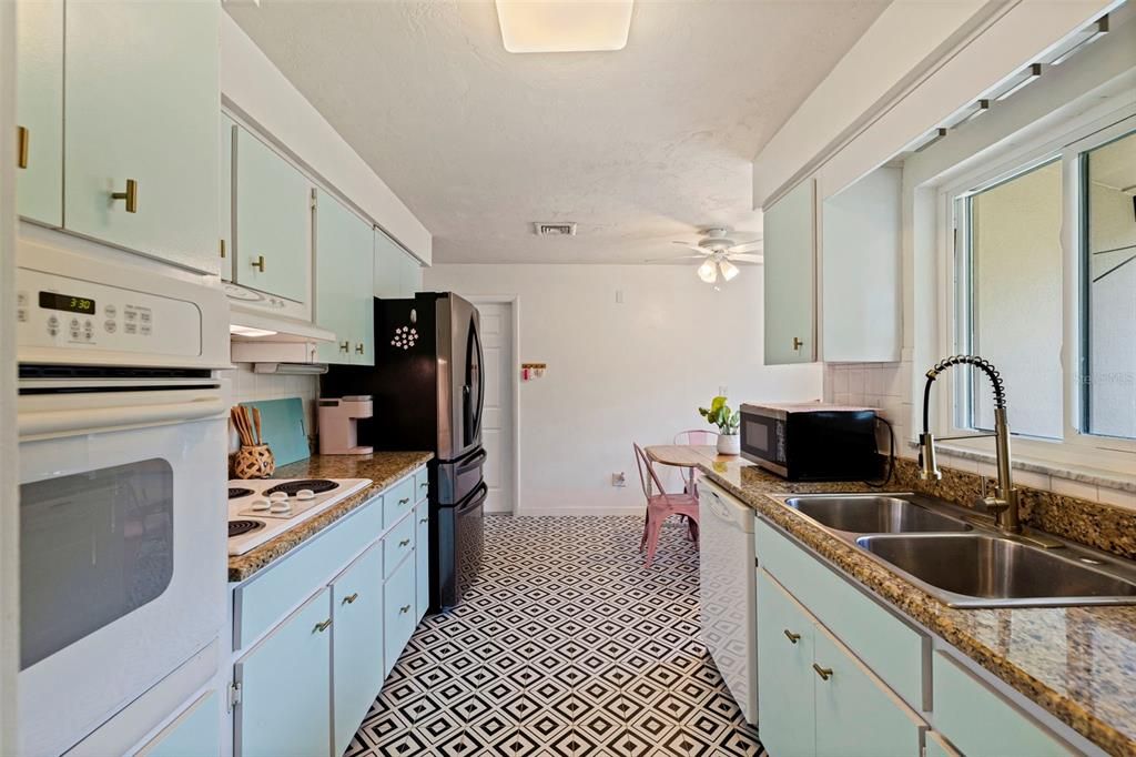 En Venta: $419,000 (3 camas, 2 baños, 1408 Pies cuadrados)