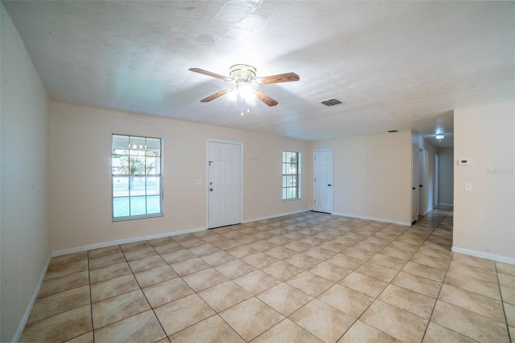 For Sale: $379,500 (3 beds, 2 baths, 1150 Square Feet)