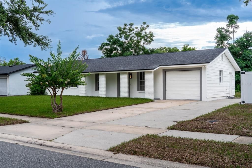 For Sale: $379,500 (3 beds, 2 baths, 1150 Square Feet)