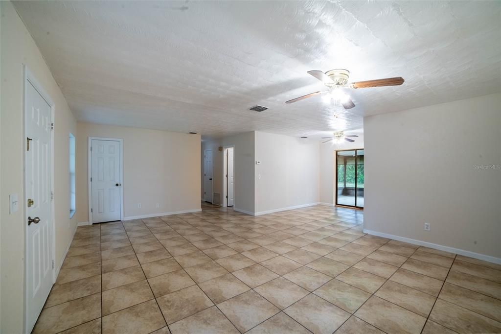For Sale: $379,500 (3 beds, 2 baths, 1150 Square Feet)