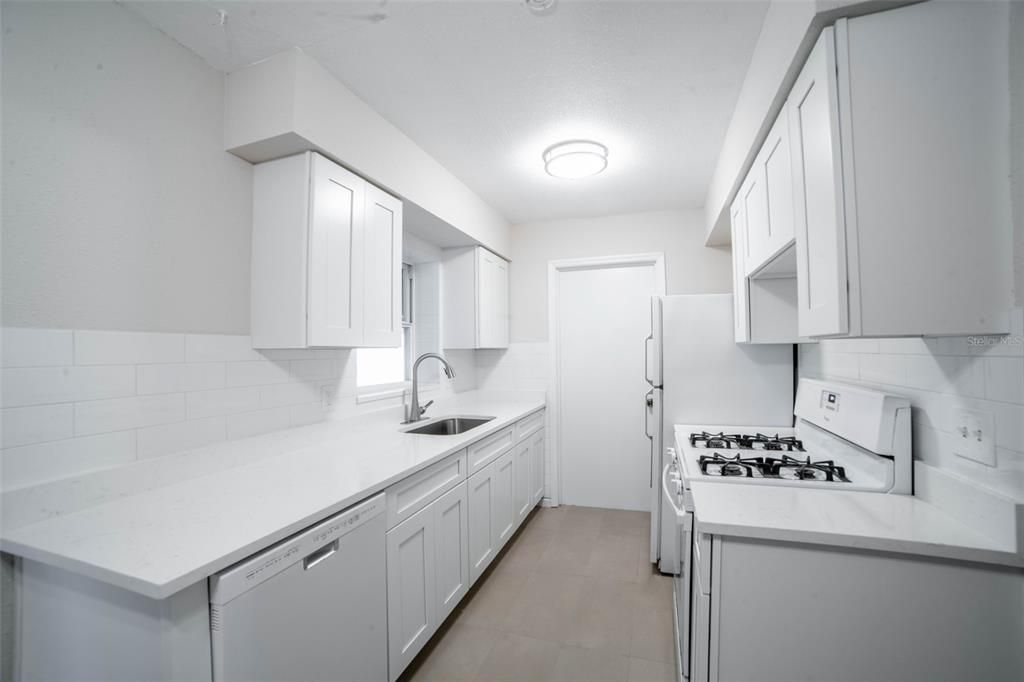 For Sale: $379,500 (3 beds, 2 baths, 1150 Square Feet)