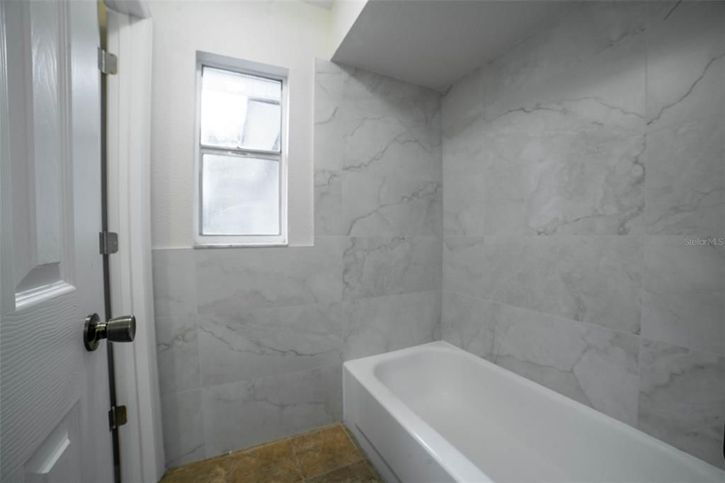 For Sale: $379,500 (3 beds, 2 baths, 1150 Square Feet)