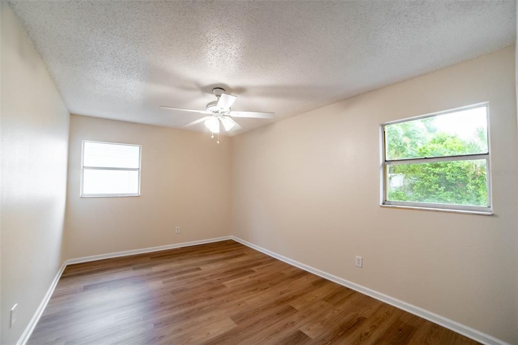 For Sale: $379,500 (3 beds, 2 baths, 1150 Square Feet)