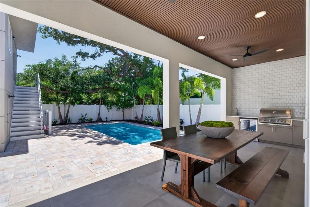 For Sale: $1,700,000 (6 beds, 4 baths, 2743 Square Feet)