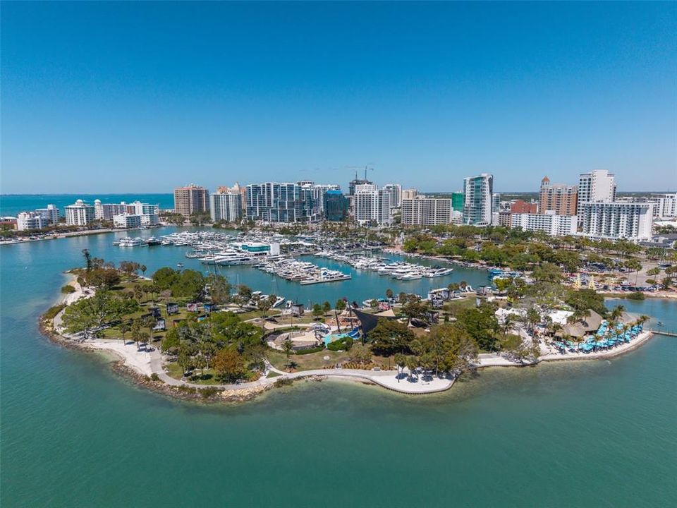For Sale: $1,700,000 (6 beds, 4 baths, 2743 Square Feet)