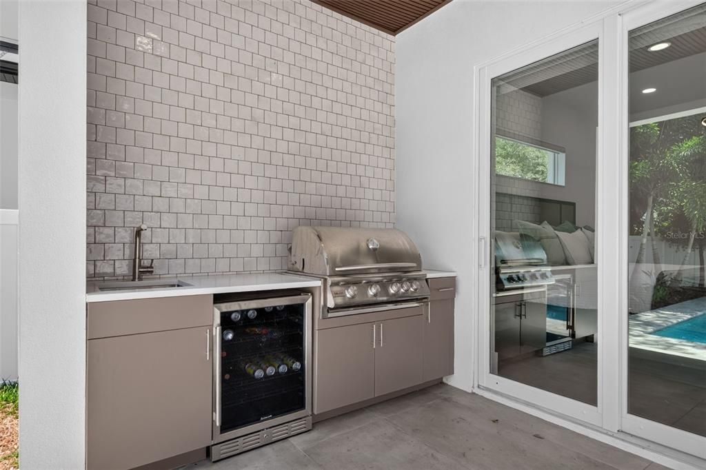 For Sale: $1,700,000 (6 beds, 4 baths, 2743 Square Feet)