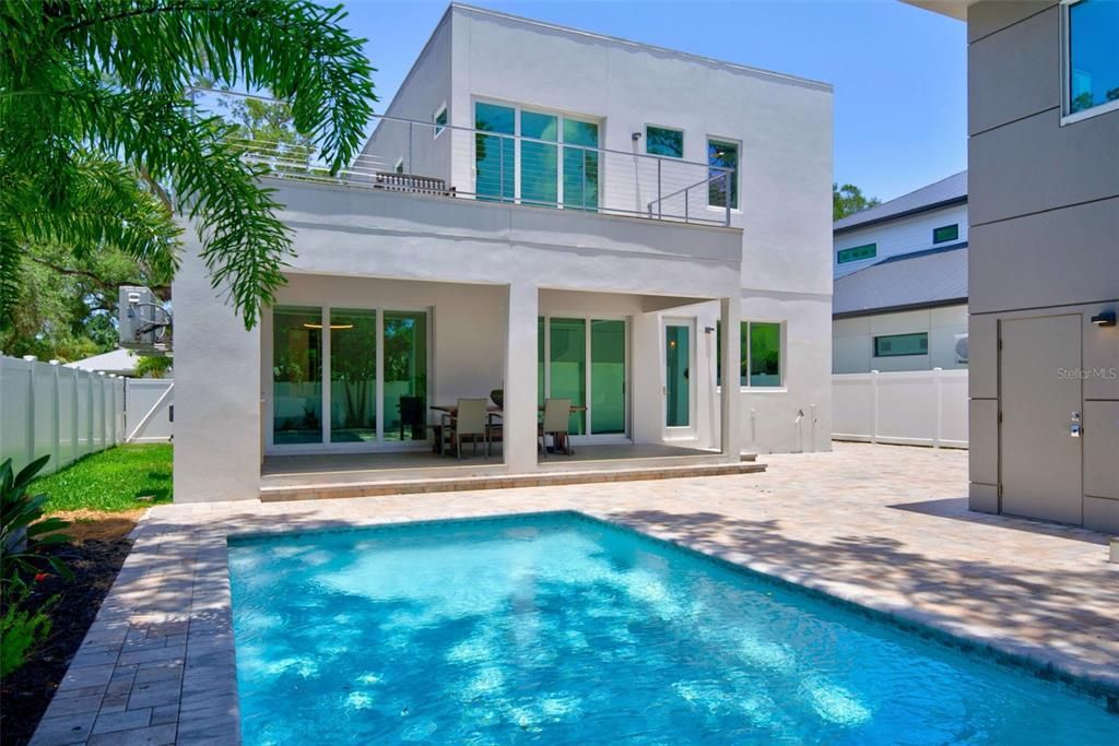 For Sale: $1,700,000 (6 beds, 4 baths, 2743 Square Feet)