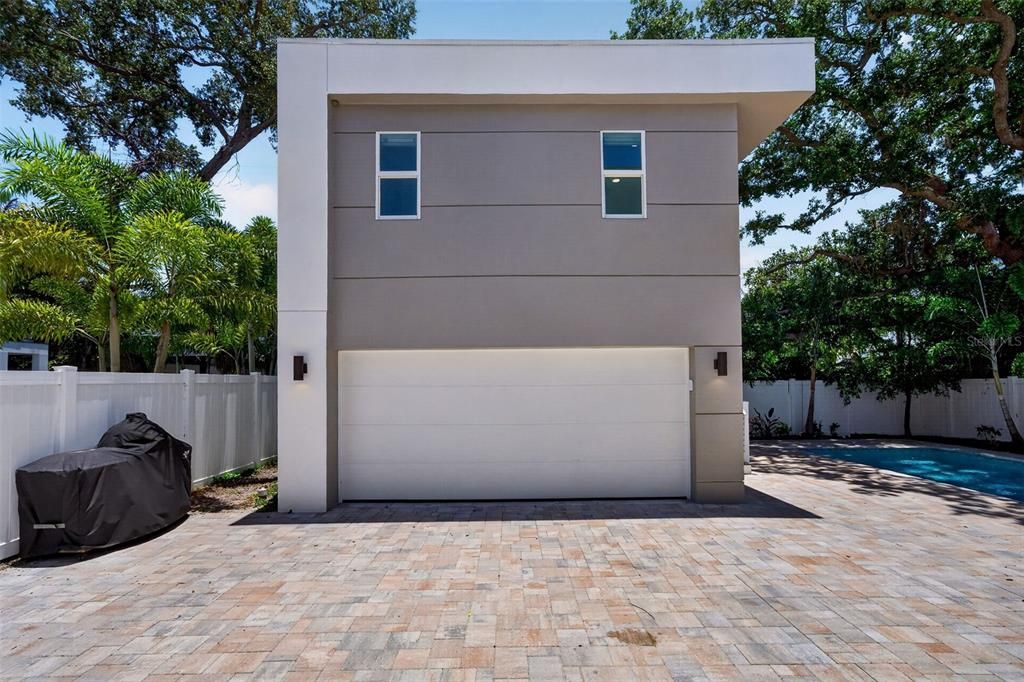 For Sale: $1,700,000 (6 beds, 4 baths, 2743 Square Feet)