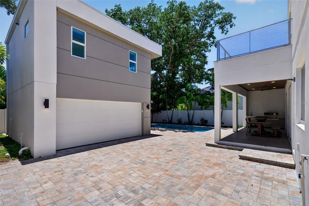 For Sale: $1,700,000 (6 beds, 4 baths, 2743 Square Feet)