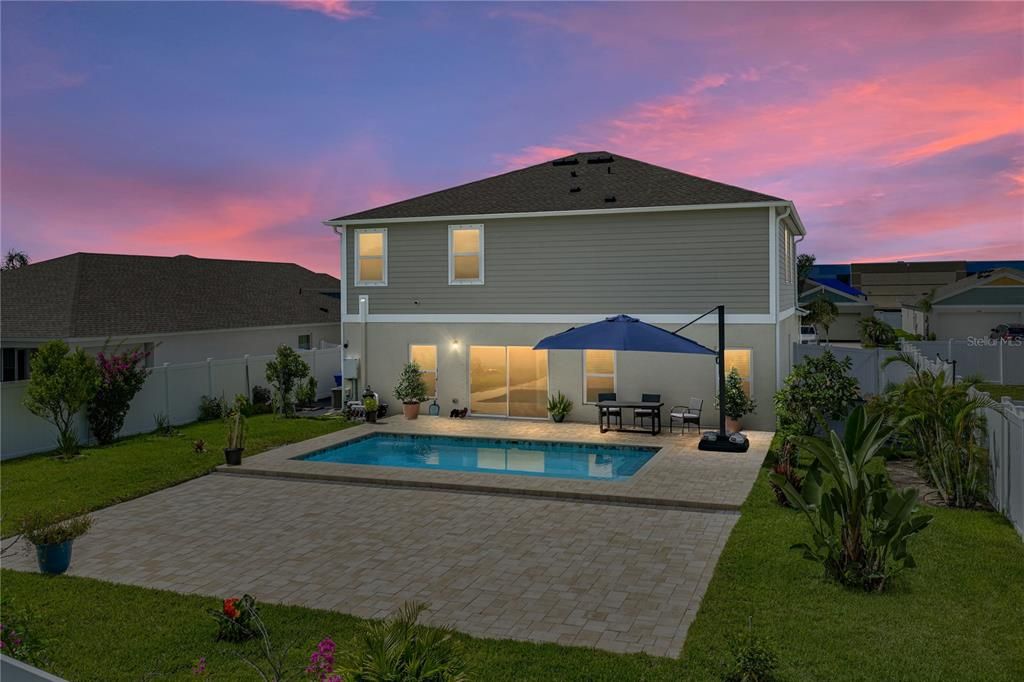 For Sale: $580,000 (5 beds, 3 baths, 2937 Square Feet)