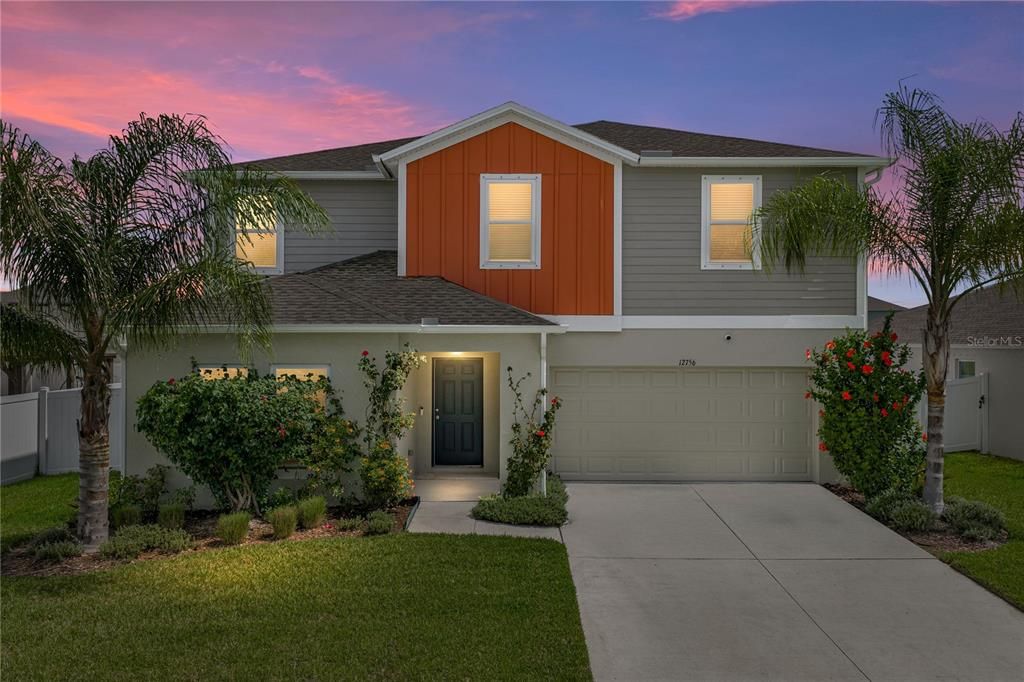 For Sale: $580,000 (5 beds, 3 baths, 2937 Square Feet)