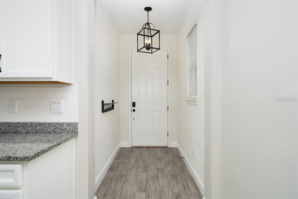 For Sale: $311,000 (3 beds, 2 baths, 1716 Square Feet)