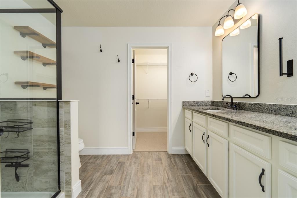For Sale: $311,000 (3 beds, 2 baths, 1716 Square Feet)