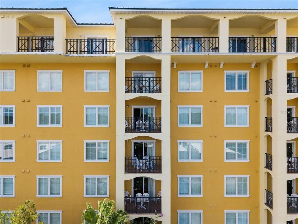 For Sale: $190,000 (3 beds, 3 baths, 1409 Square Feet)