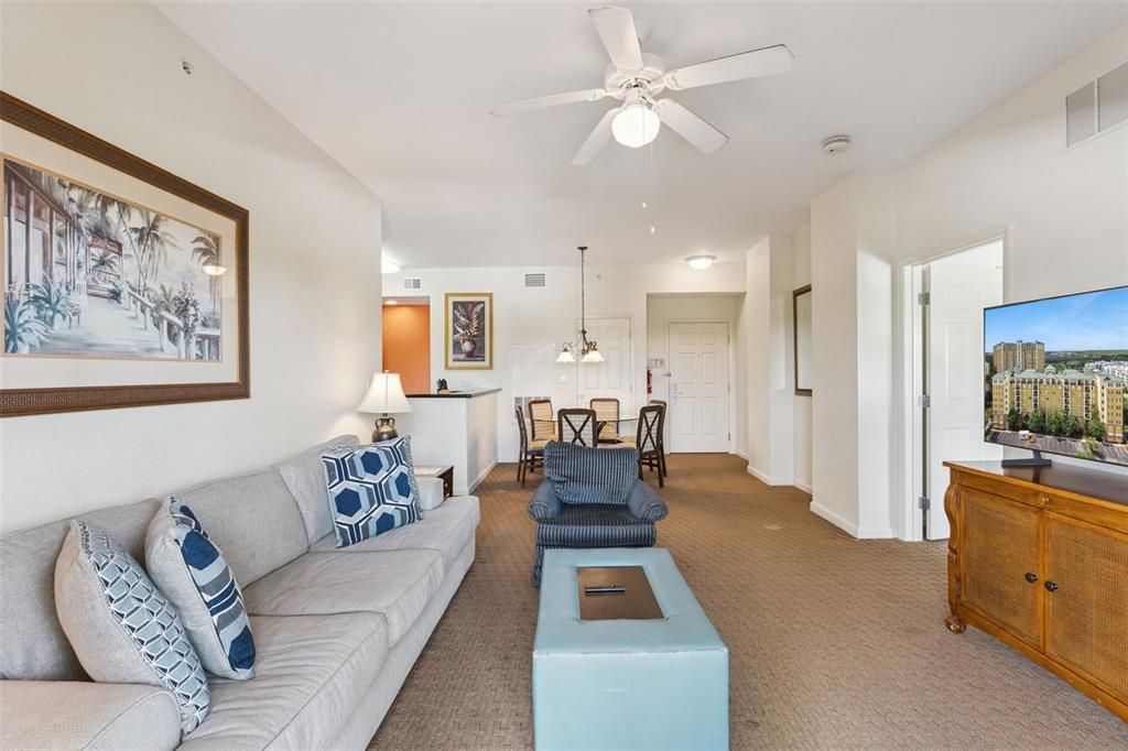 For Sale: $190,000 (3 beds, 3 baths, 1409 Square Feet)
