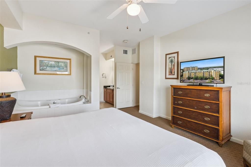 For Sale: $190,000 (3 beds, 3 baths, 1409 Square Feet)