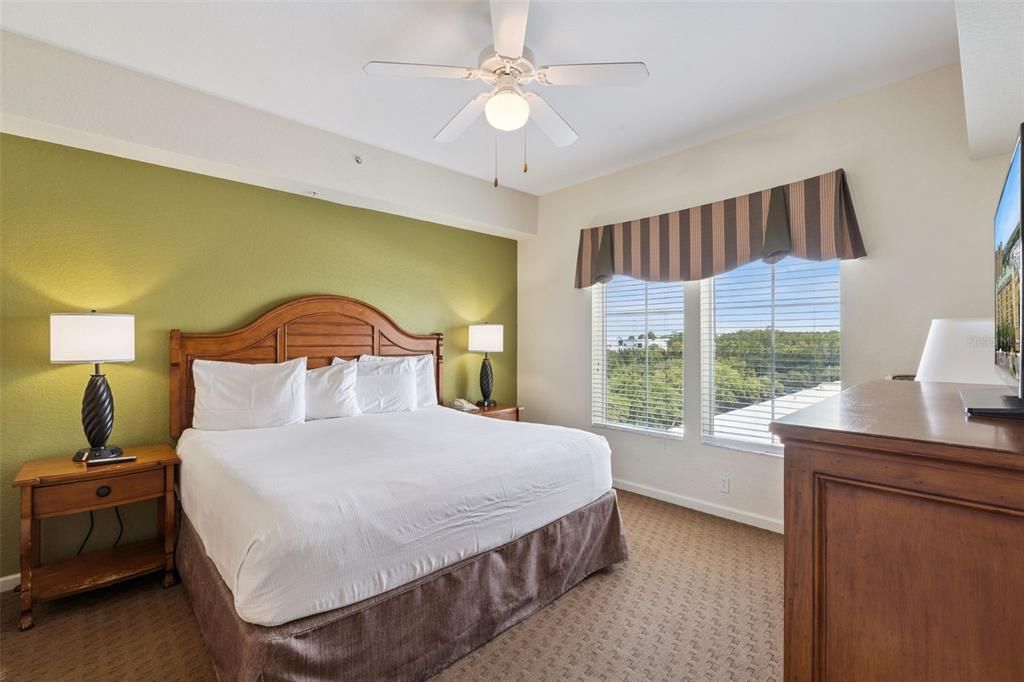 For Sale: $190,000 (3 beds, 3 baths, 1409 Square Feet)