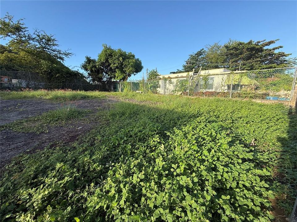 На продажу: $150,000 (0.11 acres)