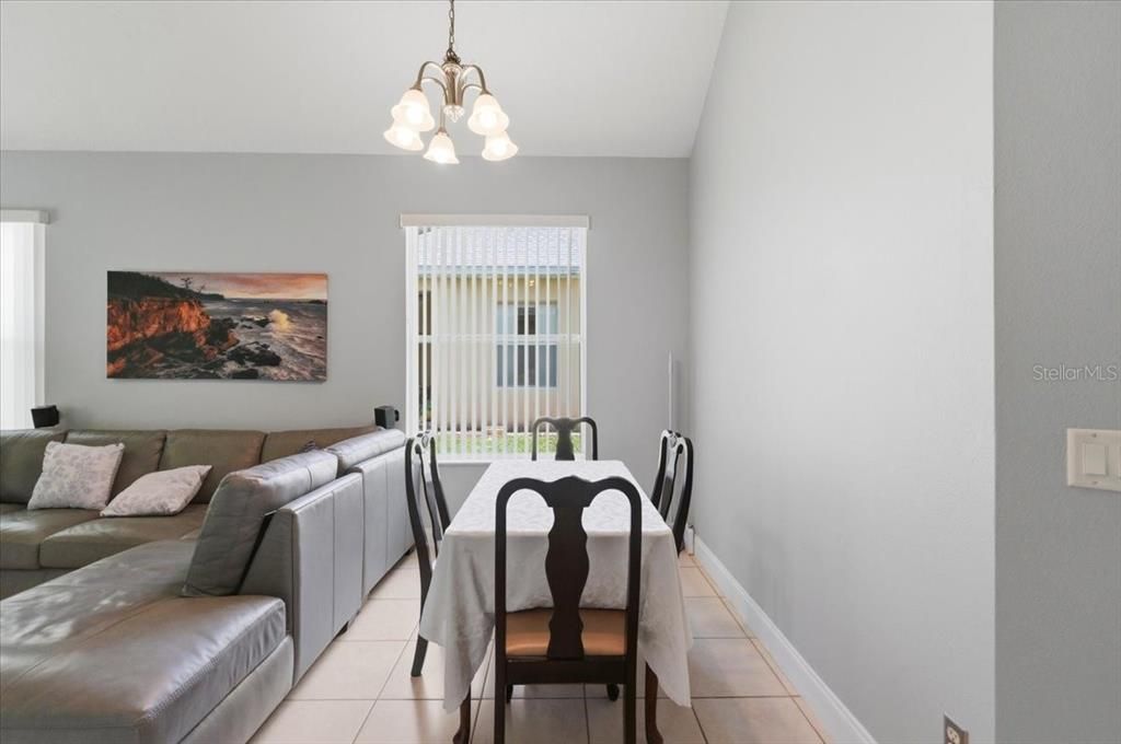En Venta: $309,900 (3 camas, 2 baños, 1423 Pies cuadrados)