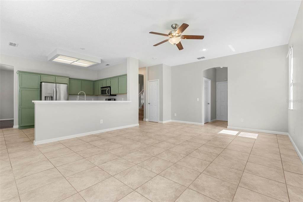 En Venta: $615,000 (4 camas, 2 baños, 2952 Pies cuadrados)