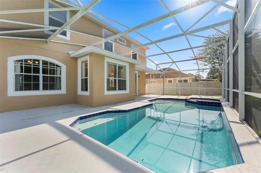 En Venta: $615,000 (4 camas, 2 baños, 2952 Pies cuadrados)