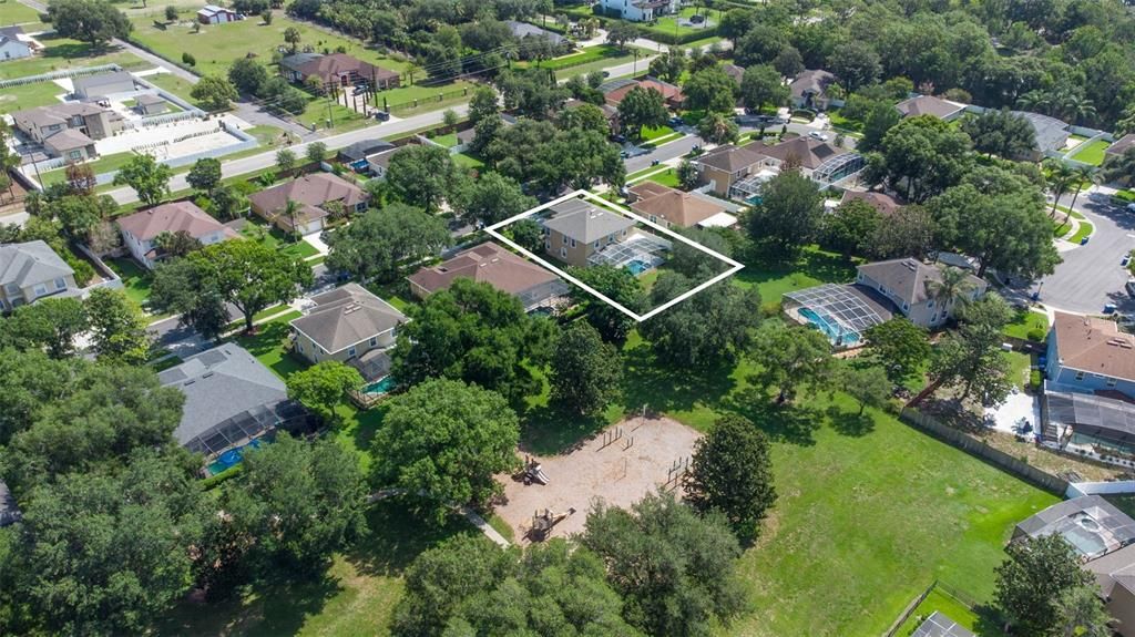En Venta: $615,000 (4 camas, 2 baños, 2952 Pies cuadrados)