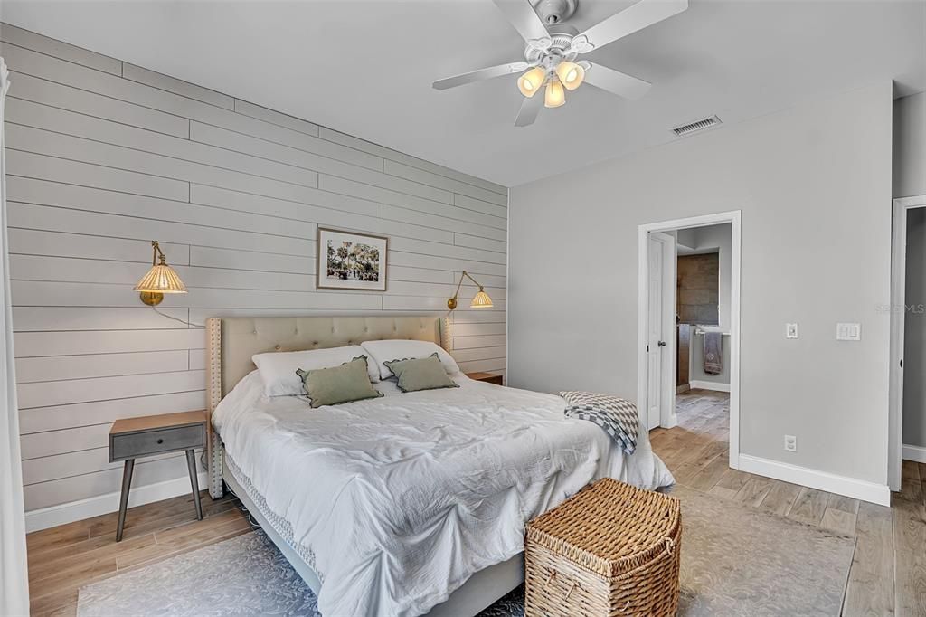 For Sale: $575,000 (3 beds, 2 baths, 1894 Square Feet)
