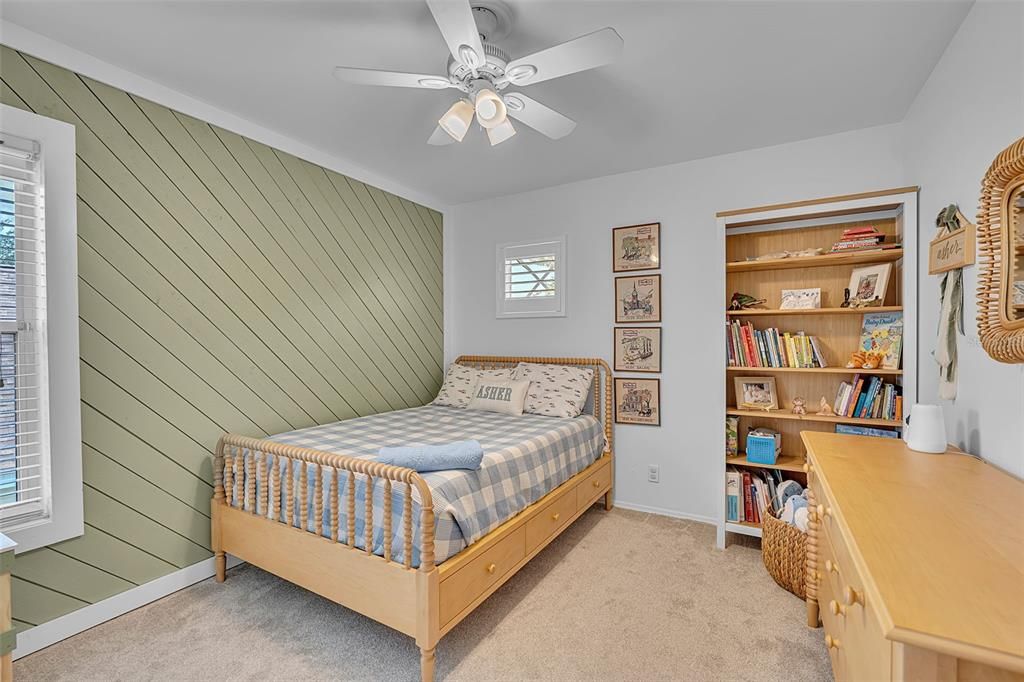 For Sale: $575,000 (3 beds, 2 baths, 1894 Square Feet)