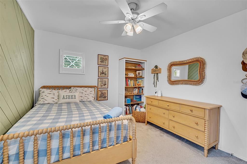 For Sale: $575,000 (3 beds, 2 baths, 1894 Square Feet)