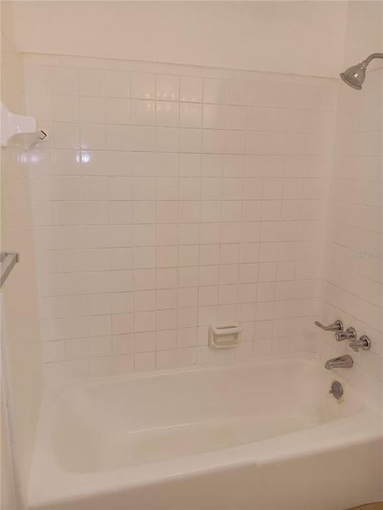 For Rent: $1,300 (1 beds, 1 baths, 550 Square Feet)