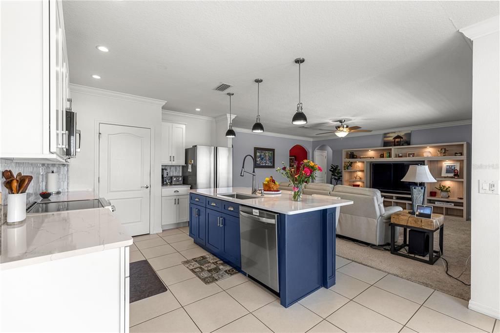 For Sale: $299,000 (3 beds, 2 baths, 1791 Square Feet)