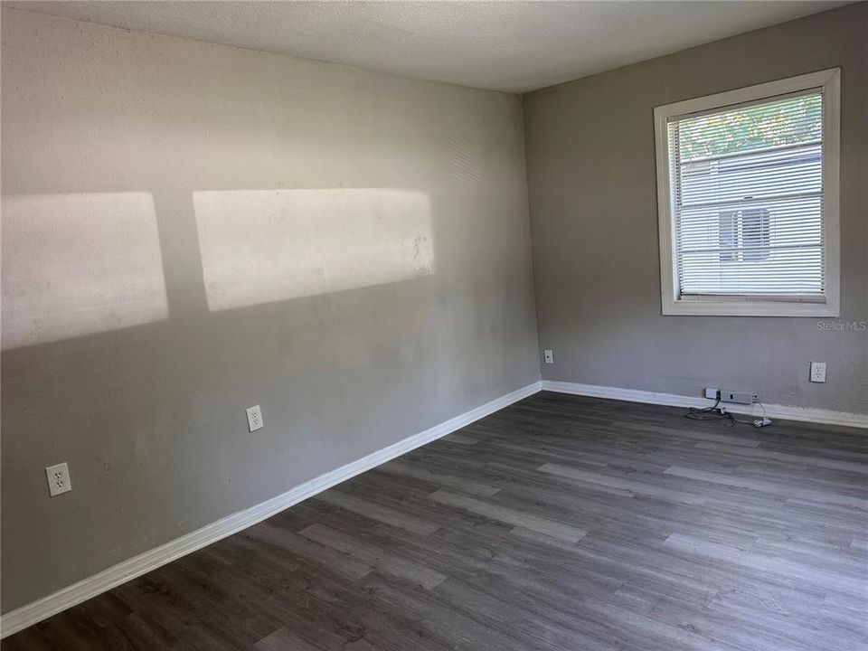 For Sale: $298,888 (4 beds, 3 baths, 1082 Square Feet)