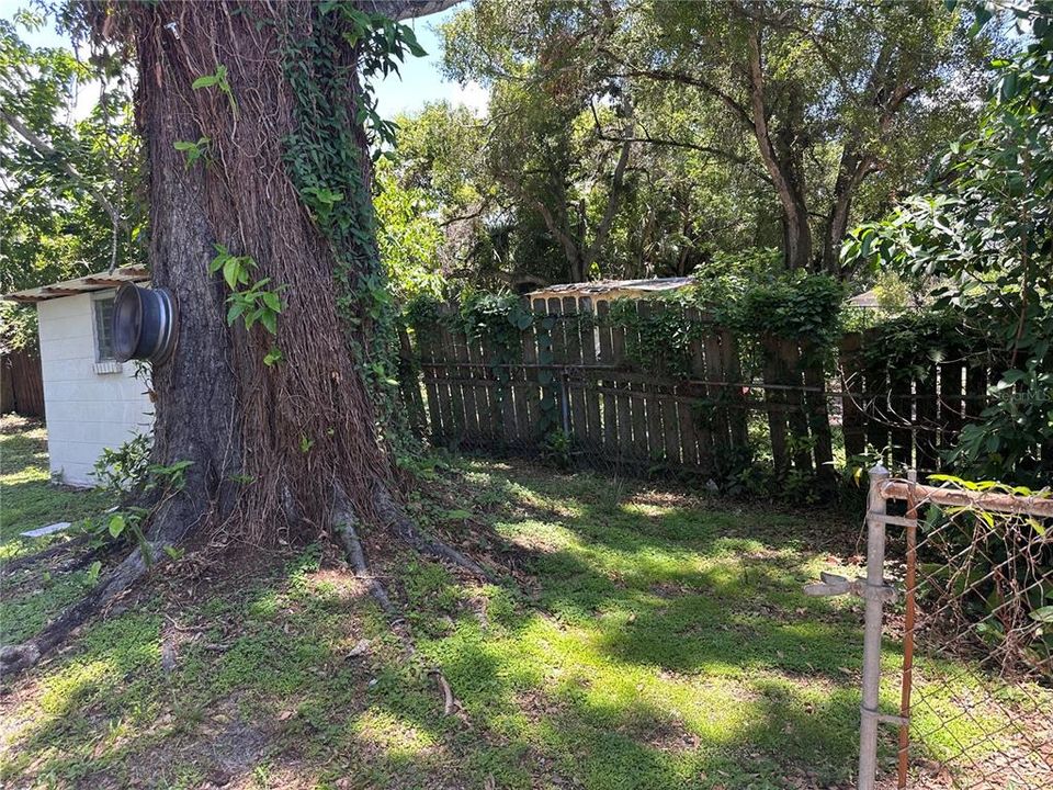 For Sale: $298,888 (4 beds, 3 baths, 1082 Square Feet)