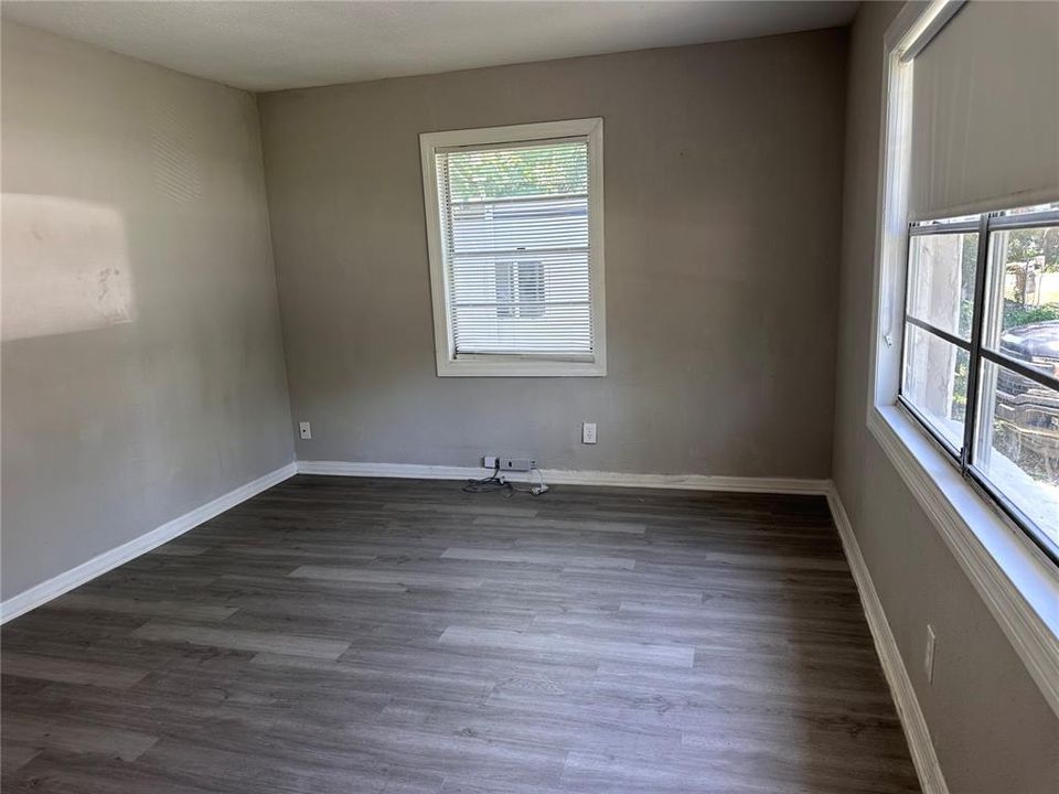 For Sale: $298,888 (4 beds, 3 baths, 1082 Square Feet)
