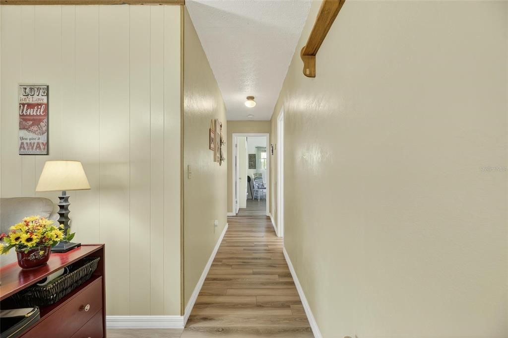 For Sale: $357,000 (3 beds, 1 baths, 912 Square Feet)
