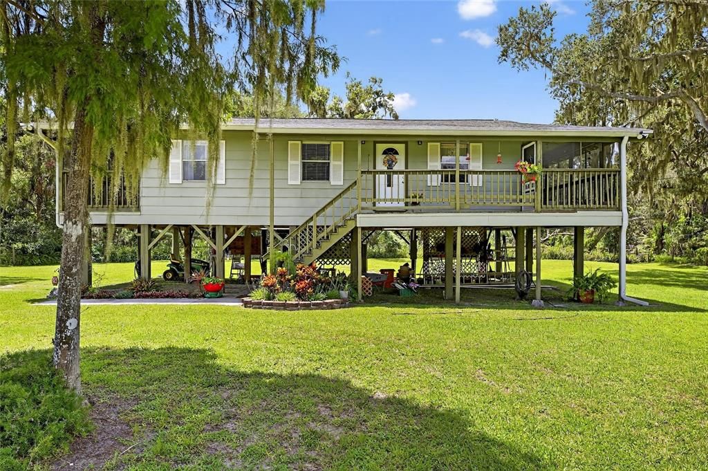 For Sale: $357,000 (3 beds, 1 baths, 912 Square Feet)