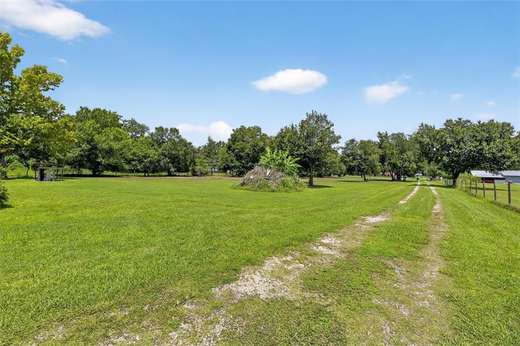 For Sale: $357,000 (3 beds, 1 baths, 912 Square Feet)