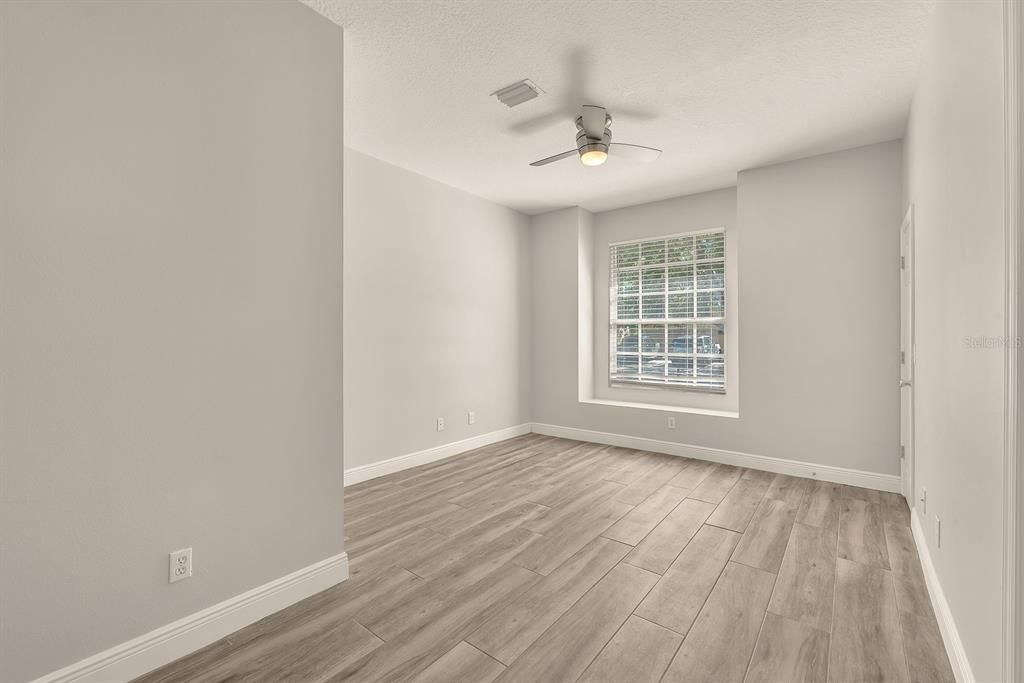 Activo con contrato: $525,000 (4 camas, 3 baños, 2160 Pies cuadrados)
