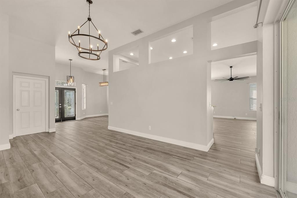 Activo con contrato: $525,000 (4 camas, 3 baños, 2160 Pies cuadrados)
