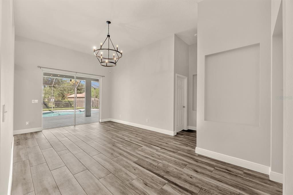 Activo con contrato: $525,000 (4 camas, 3 baños, 2160 Pies cuadrados)