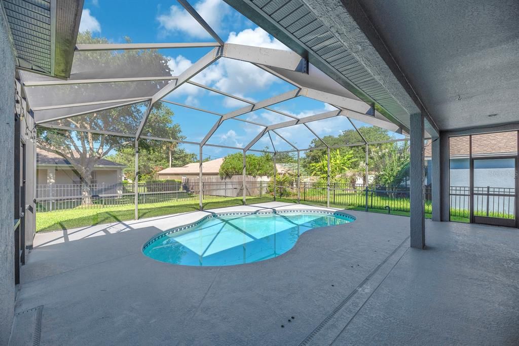 Activo con contrato: $525,000 (4 camas, 3 baños, 2160 Pies cuadrados)