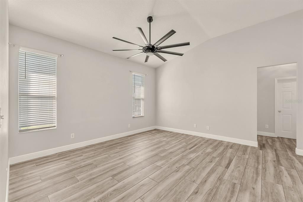 Activo con contrato: $525,000 (4 camas, 3 baños, 2160 Pies cuadrados)