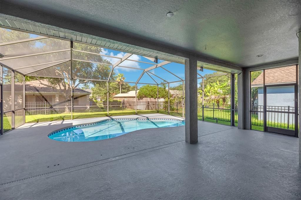 Activo con contrato: $525,000 (4 camas, 3 baños, 2160 Pies cuadrados)