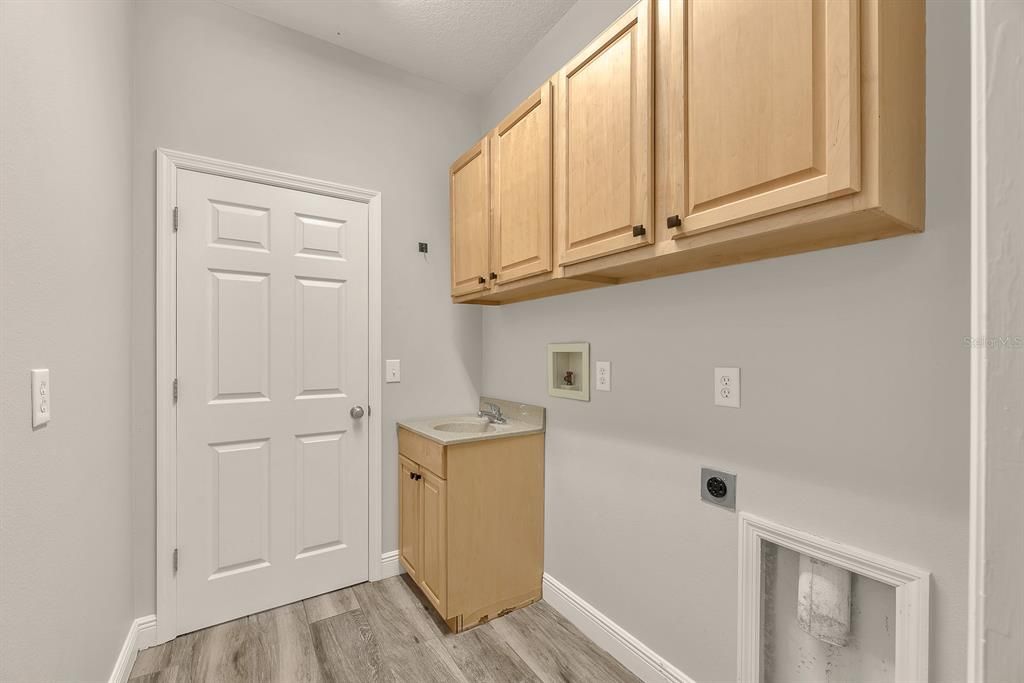 Activo con contrato: $525,000 (4 camas, 3 baños, 2160 Pies cuadrados)