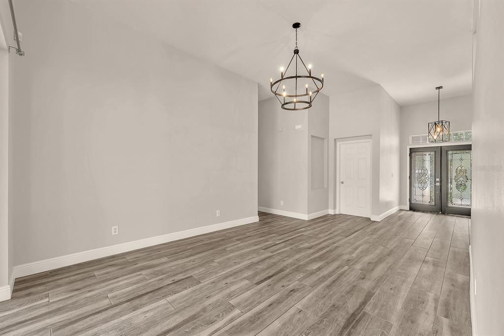 Activo con contrato: $525,000 (4 camas, 3 baños, 2160 Pies cuadrados)