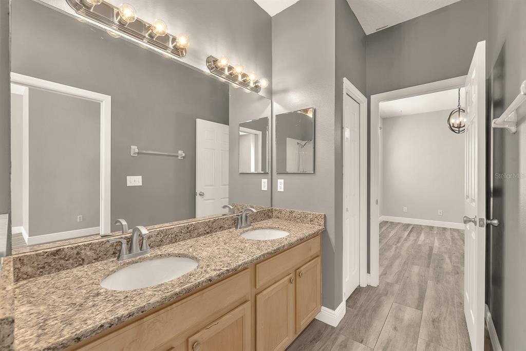 Activo con contrato: $525,000 (4 camas, 3 baños, 2160 Pies cuadrados)