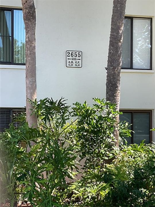 For Sale: $199,000 (2 beds, 2 baths, 979 Square Feet)