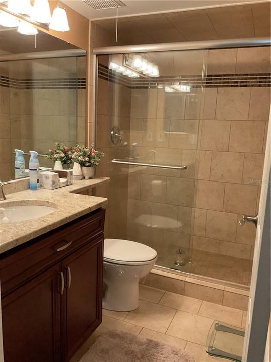 For Sale: $199,000 (2 beds, 2 baths, 979 Square Feet)
