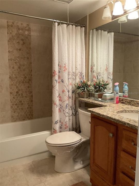 For Sale: $199,000 (2 beds, 2 baths, 979 Square Feet)