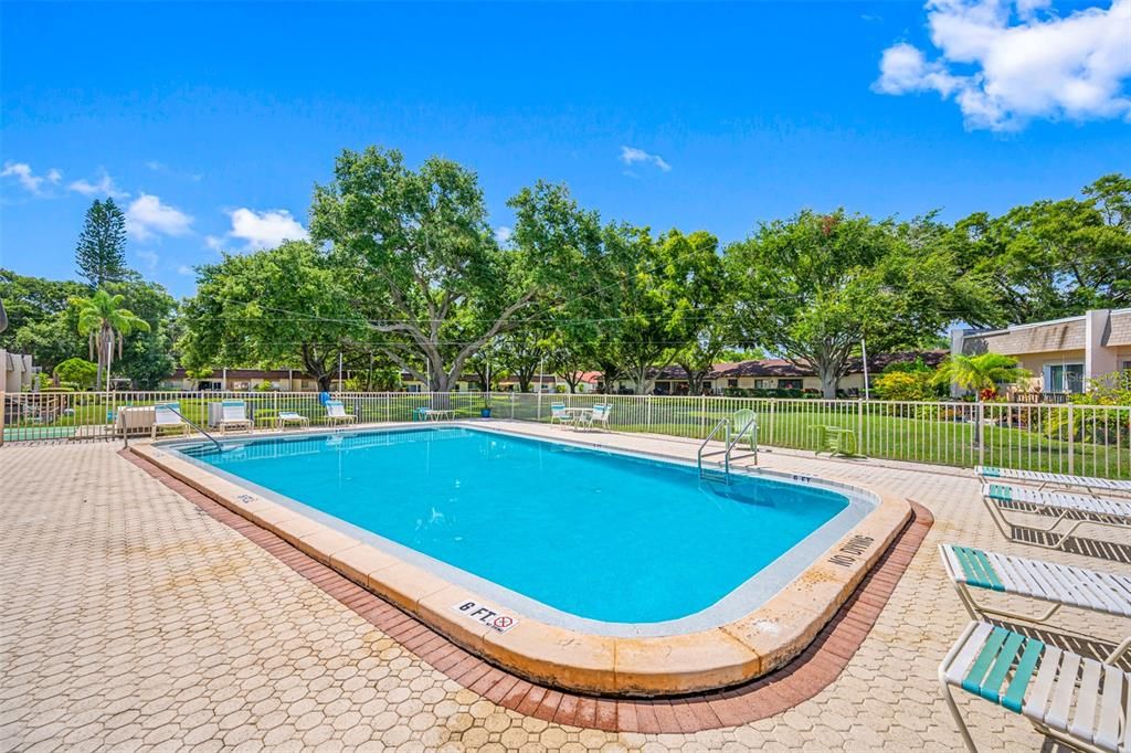 На продажу: $179,900 (2 спален, 2 ванн, 945 Квадратных фут)